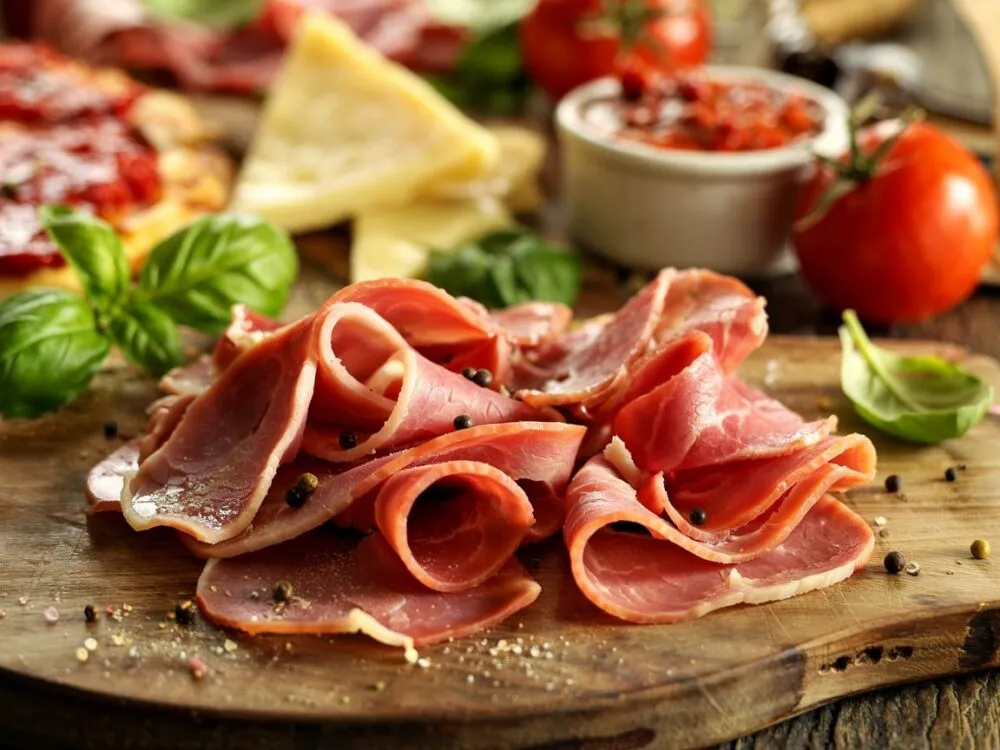 r&oacute;żne rodzaje szynki do sosu