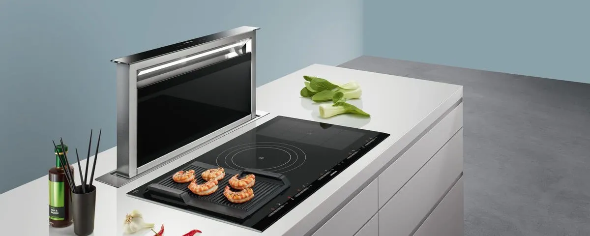 przykłady zabudowy okapu teleskopowego w kuchni