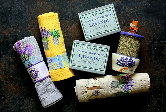 Zdjęcie Najlepsze pamiątki i produkty do przywiezienia z Francji - lista inspiracji