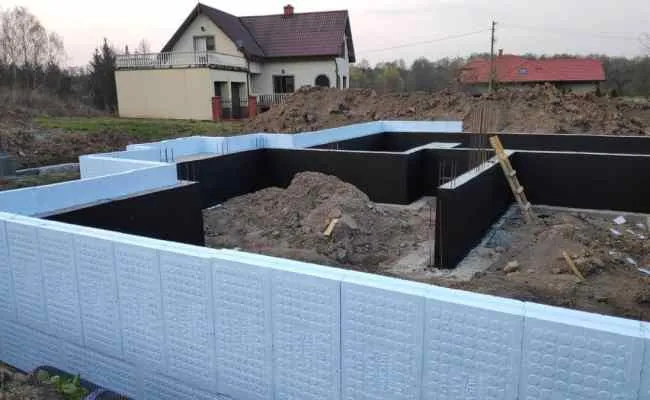 Zdjęcie Jaki styrodur na fundamenty? Wybierz najlepszy materiał dla swojego domu