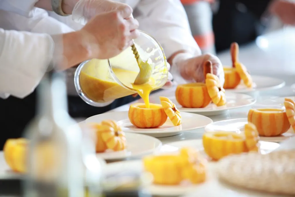 Zdjęcie Ile kosztuje catering na wesele? Odkryj ukryte koszty i ceny