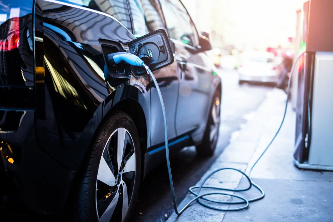 Zdjęcie Co to jest samochód elektryczny i dlaczego warto go mieć?