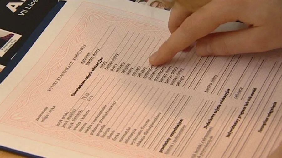 Zdjęcie Jak uzyskać odpis świadectwa ukończenia szkoły średniej bez problemów