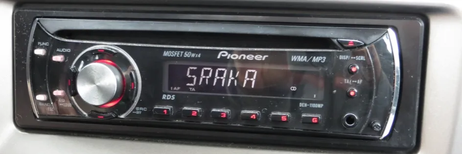 Zdjęcie Co to jest RDS w radiu samochodowym i jak poprawia komfort jazdy