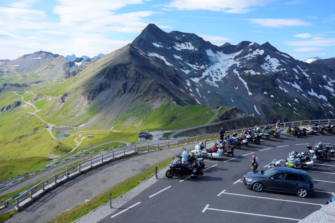Zdjęcie Najpiękniejsze trasy motocyklowe w Alpach - unikaj najgorszych błędów