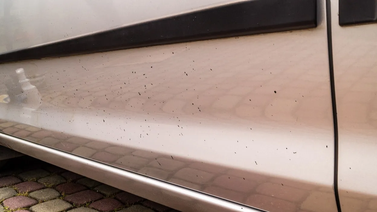 Zdjęcie Jak usunąć asfalt z karoserii - skuteczne metody i porady krok po kroku