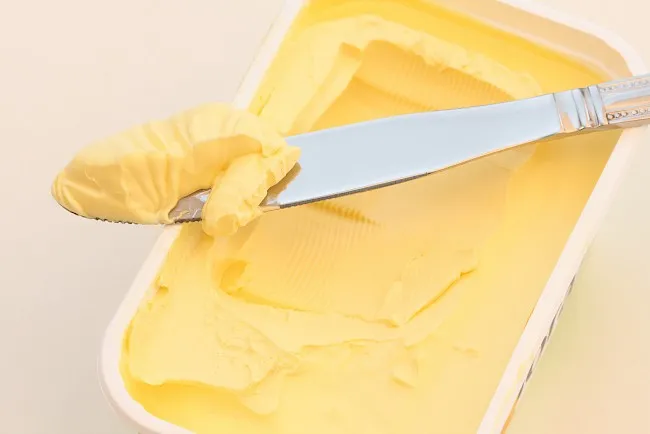 Zdjęcie Ile kalorii ma masło? Wartość kaloryczna i wpływ na dietę