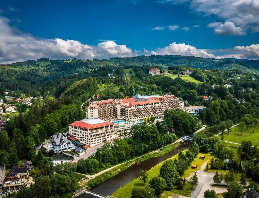 Zdjęcie Ile kosztuje doba w hotelu Gołębiewskim? Sprawdź ceny i oferty
