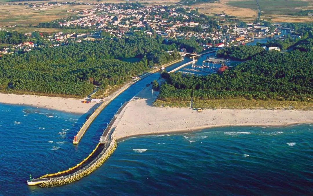 Zdjęcie Łeba ile mieszkańców – zaskakujące dane o populacji i sezonowych zmianach
