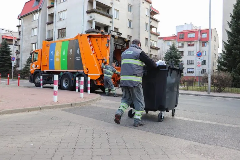Zdjęcie Ile kosztują śmieci w Warszawie? Nowe stawki i zniżki dla mieszkańców
