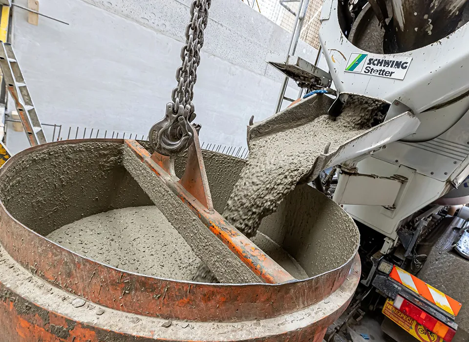 Zdjęcie Czym się różni cement od betonu? Kluczowe fakty i zastosowania w budownictwie
