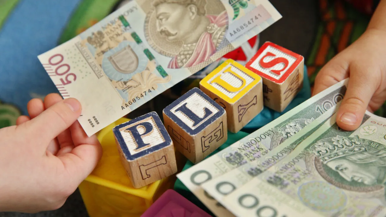 Zdjęcie 500 plus kiedy wplywa - poznaj terminy wypłat i uniknij opóźnień