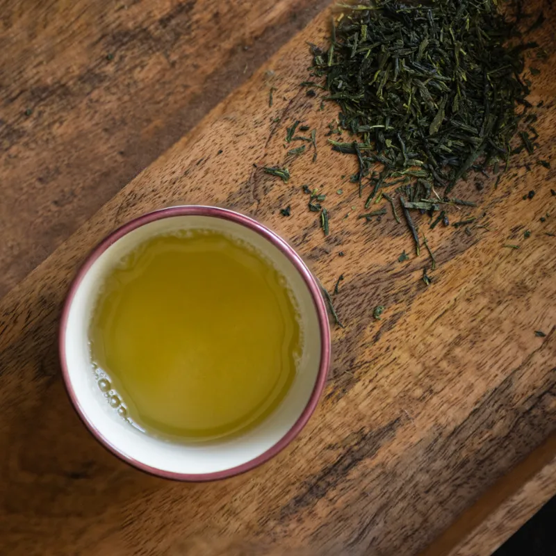 Zdjęcie Czy matcha ma kofeinę? Sprawdź, jak wypada w porównaniu do kawy