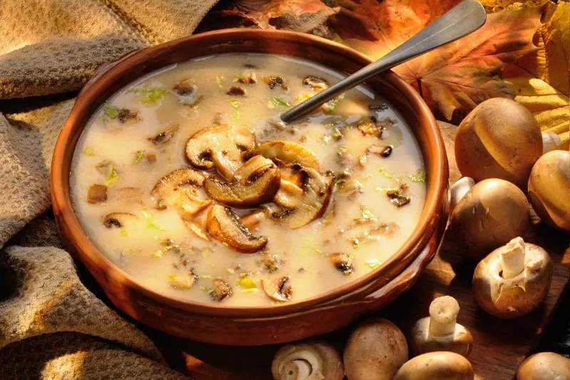 Zdjęcie Najlepsze przyprawy do zupy grzybowej: lista z poradami kucharzy