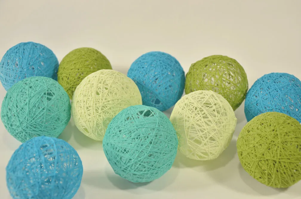 Zdjęcie Cyce jak balony - co naprawdę oznacza ten slang i jego kontekst?