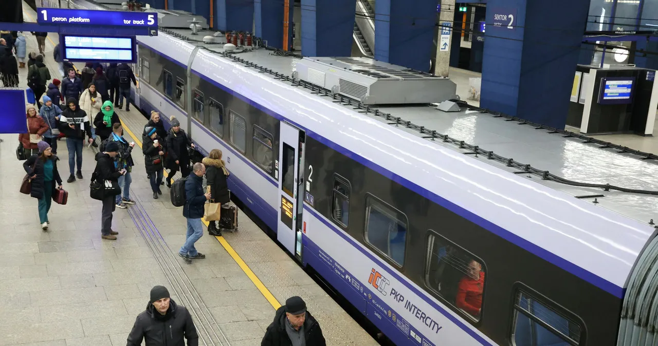 Zdjęcie Zwrot biletu intercity do kiedy? Sprawdź, aby uniknąć strat!