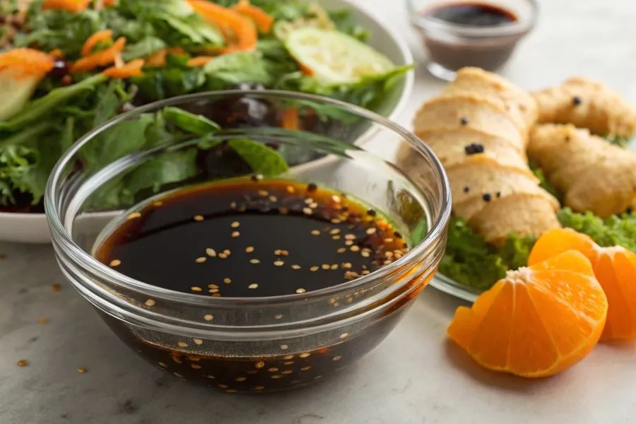 Egzotyczne składniki do sos&oacute;w sałatkowych