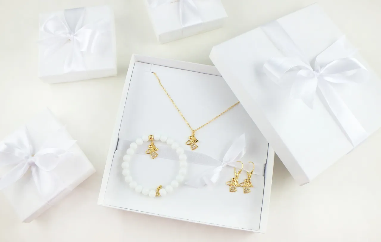 Prezenty na Pierwszą Komunię Świętą dla dziewczynki