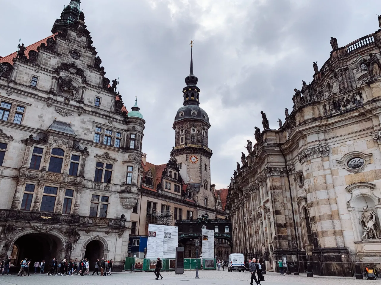Zdjęcie Czy w Dreznie jest bezpiecznie? Odkryj ukryte zagrożenia i fakty