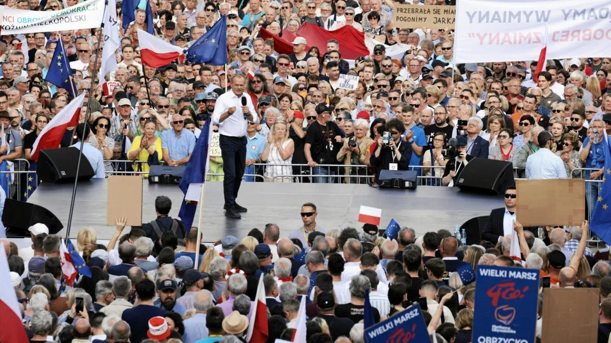 Donald Tusk przemawia na wiecu w Poznaniu