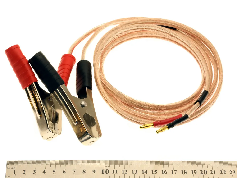 Narzędzia do podłączenia akumulatora samochodowego