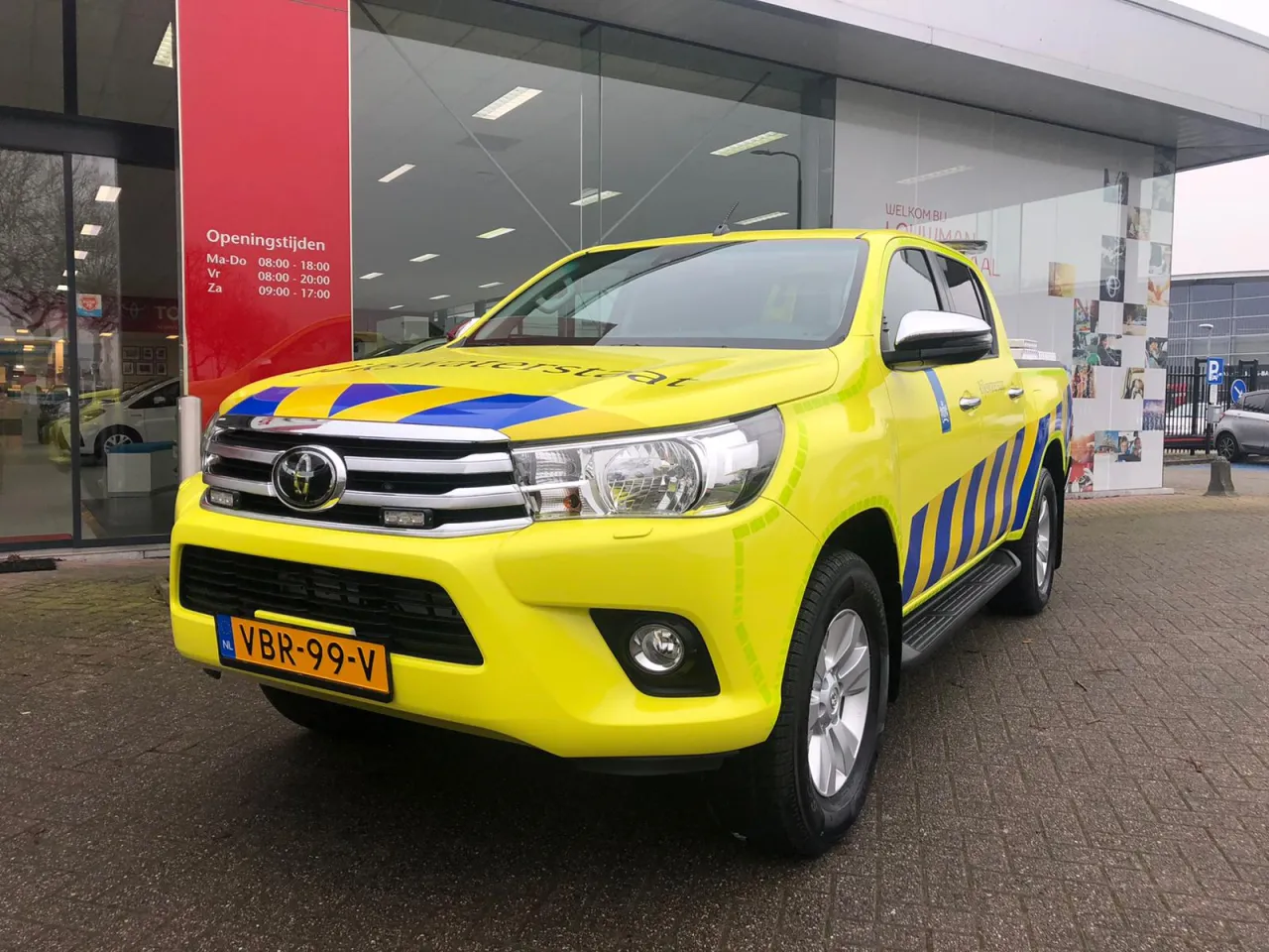 Rijkswaterstaat holownik żółty auto holandia