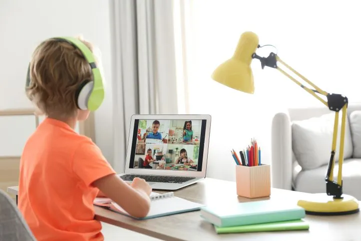 Zdjęcie Nauczanie zdalne co to? Odkryj metody i zalety tej formy edukacji