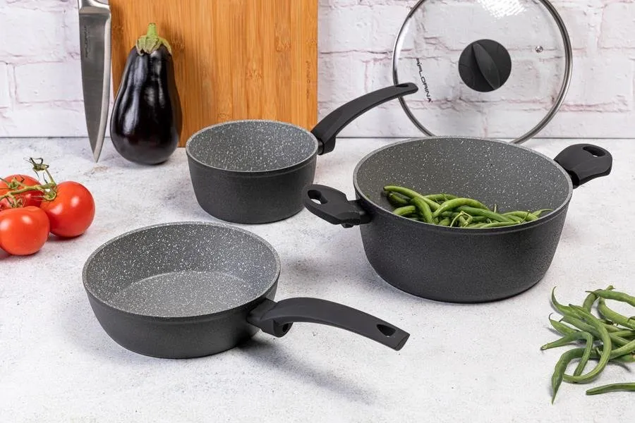 różne rodzaje patelni