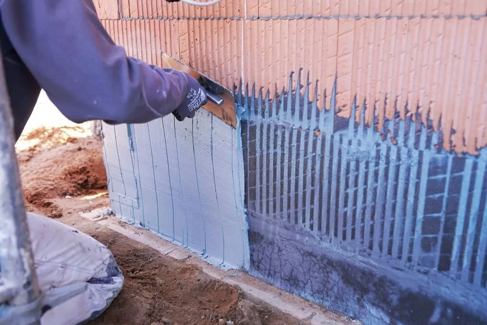 ocieplenie cokołu budynku