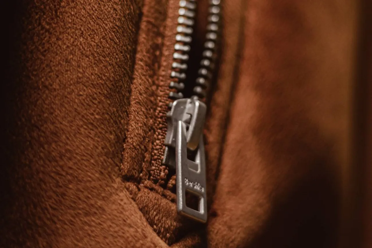 zacinający się zamek błyskawiczny