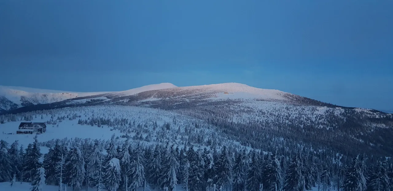 Pielgrzymy Karkonosze zimą