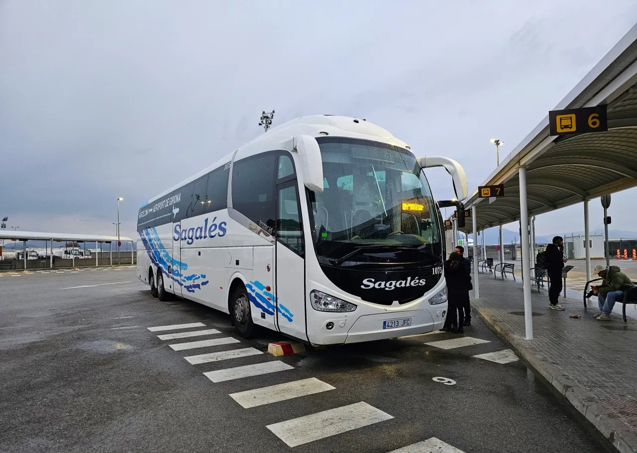 Autobus Sagal&eacute;s lotnisko Girona Barcelona