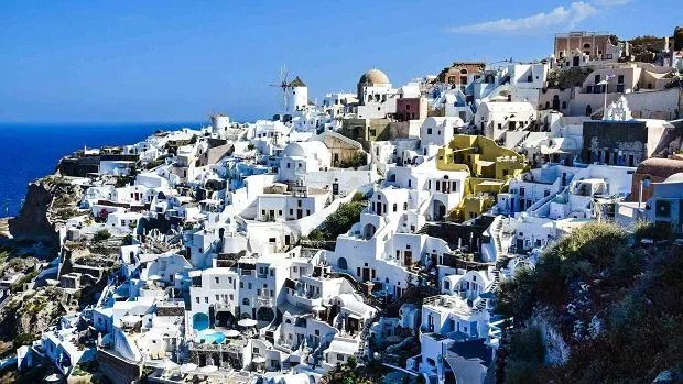 Lizbona tramwaje Santorini białe domy