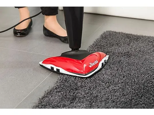 mop parowy Vileda Steam Plus w akcji w nowoczesnej kuchni