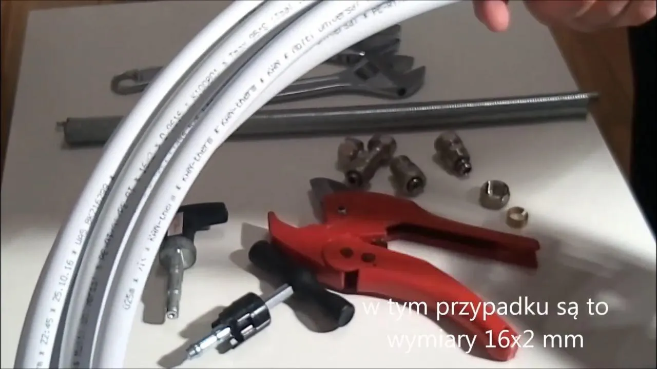 Zdjęcie Jak połączyć rurę stalową z PEX: 5 skutecznych metod i porady