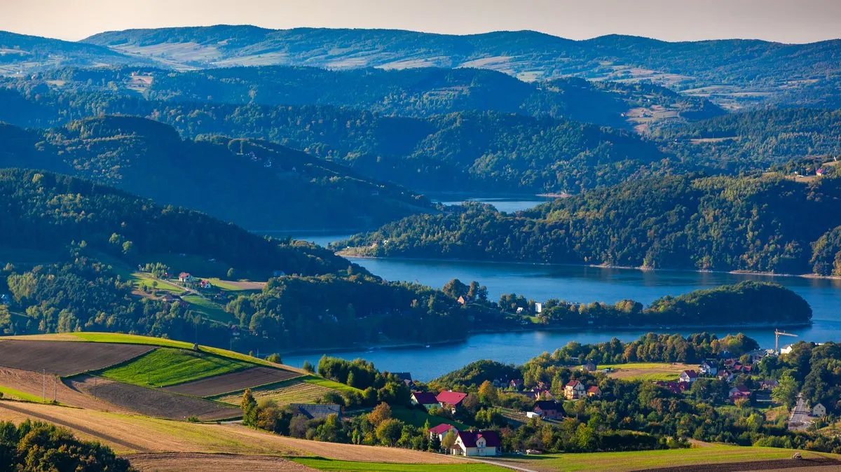 Jezioro Rożnowskie widok