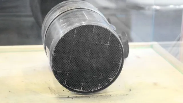 filtre &agrave; particules propre vs encrass&eacute; suie