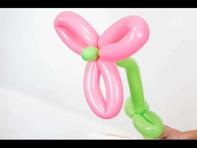 Prosty kwiatek z balonów instrukcja krok po kroku