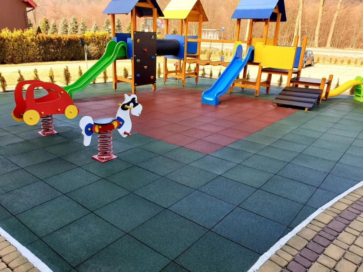 maty gumowe na plac zabaw dla dzieci