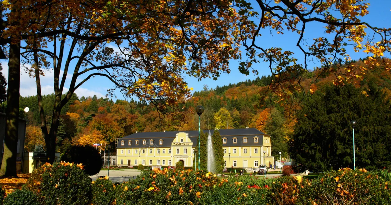 Kudowa-Zdrój Park Zdrojowy jesień