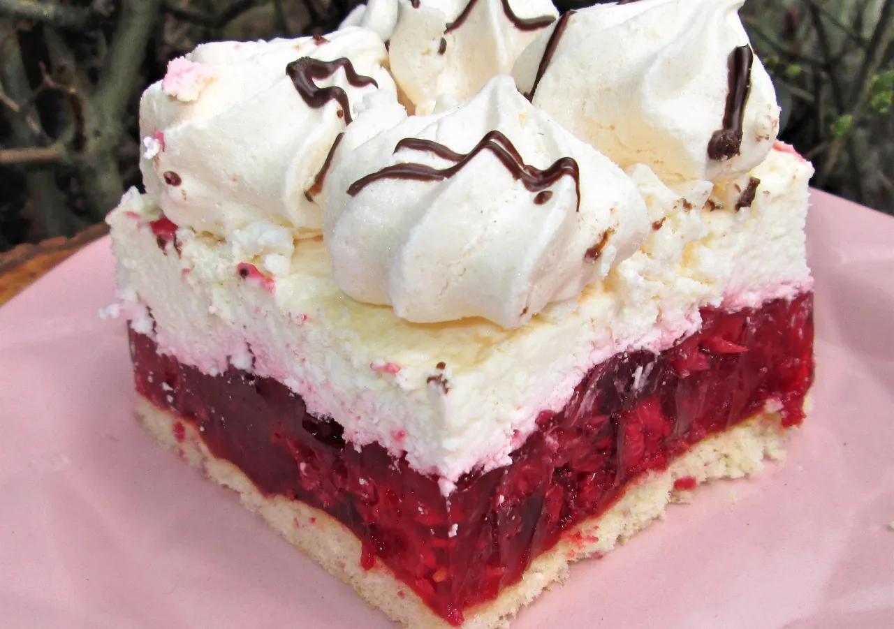 malinowa chmurka gotowe ciasto