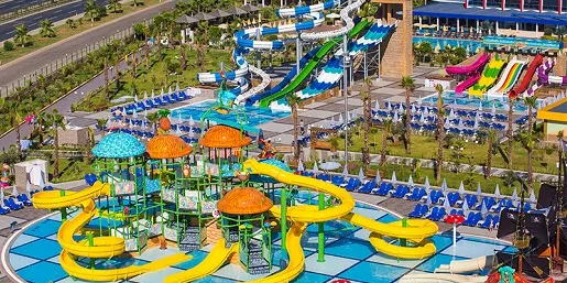 Rodzinny hotel w Side z aquaparkiem i zjeżdżalniami