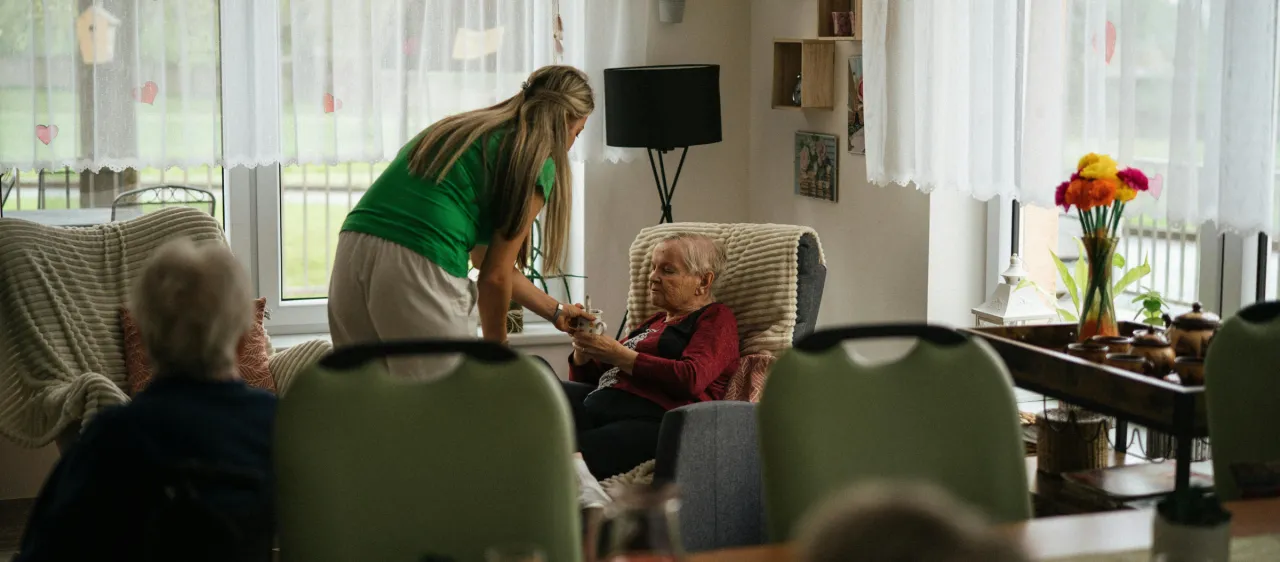 opiekun osoby niepełnosprawnej praca w DPS opieka prywatna