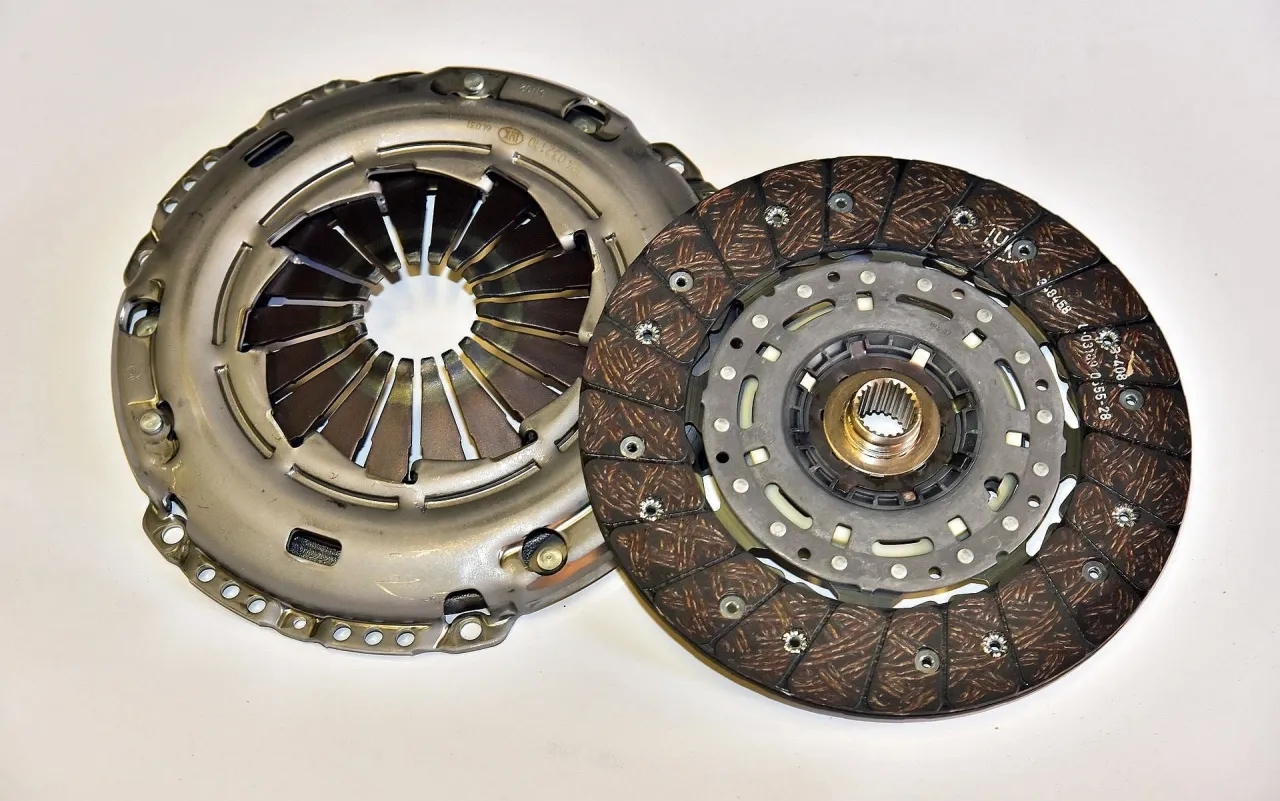zużyte sprzęgło samochodowe tarcza