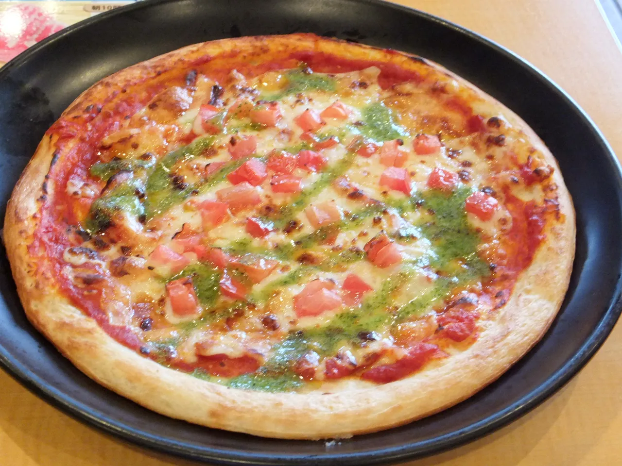 pizza margherita 32 cm pokrojona