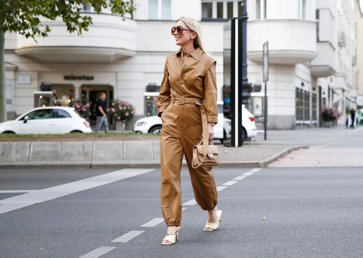 modne kombinezony damskie na co dzień street style