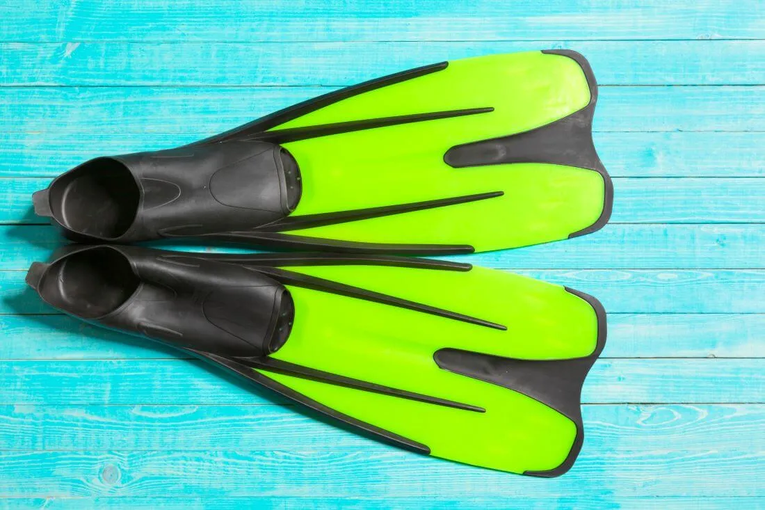 rodzaje płetw dla dzieci por&oacute;wnanie, kr&oacute;tkie i długie płetwy