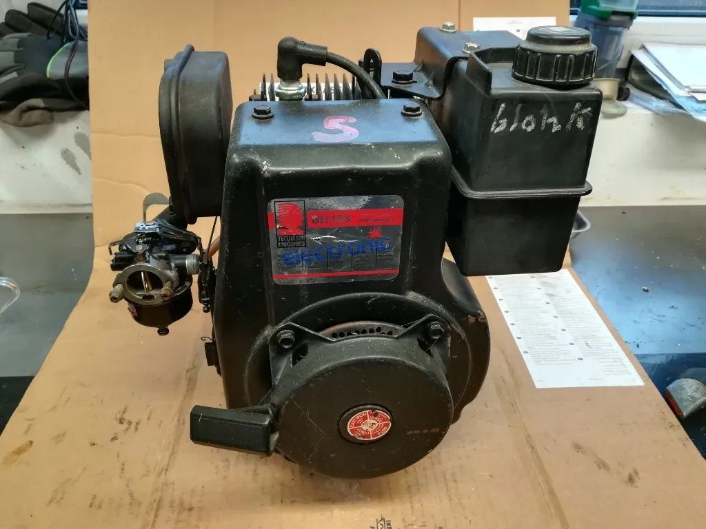 Zdjęcie Tecumseh silnik jakiej produkcji — historia i identyfikacja