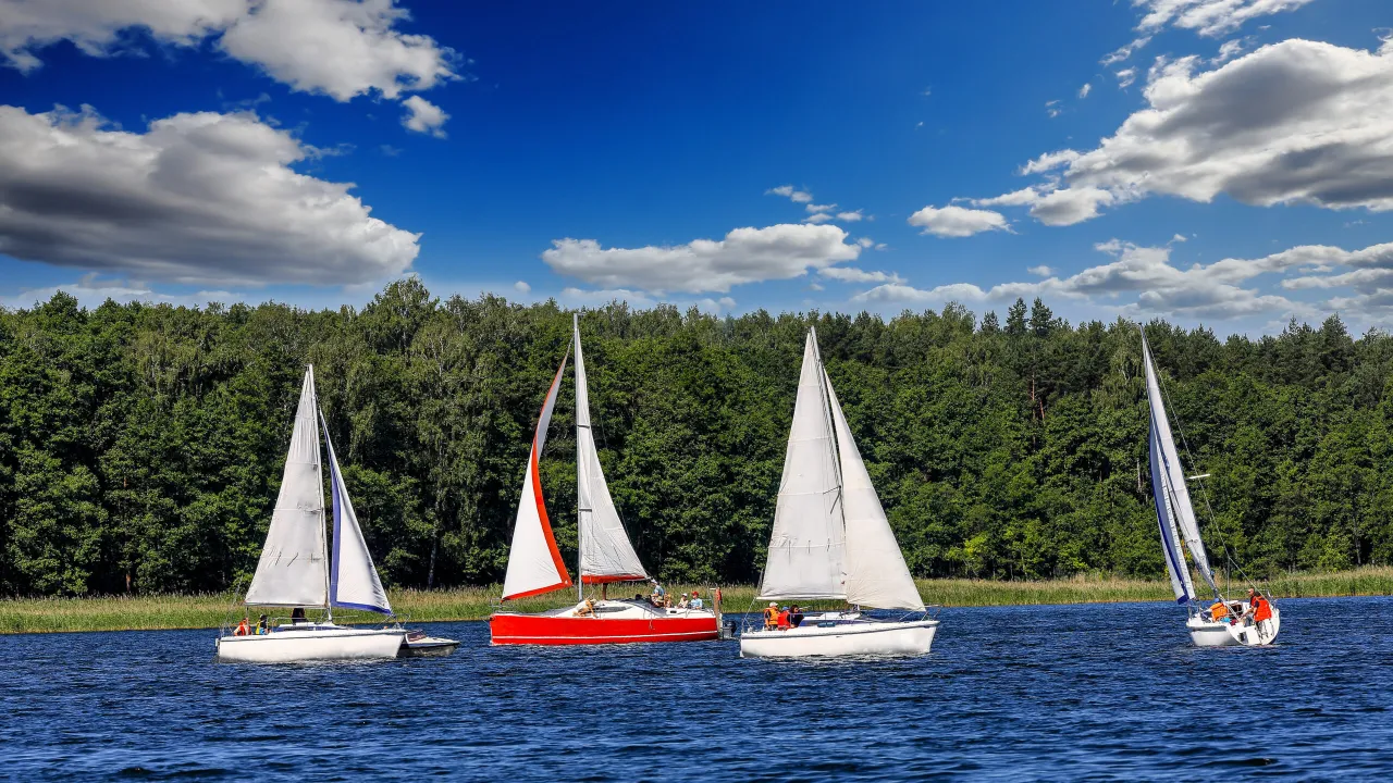 Mazury jeziora żeglarstwo