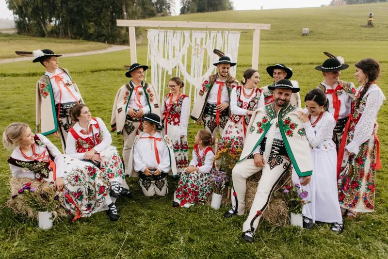 g&oacute;ralski ślub, panna młoda w stroju regionalnym